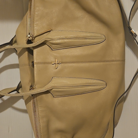 Tan Leather Cecile Bag with Convertible Strap Extra large - Picture 2 of 13